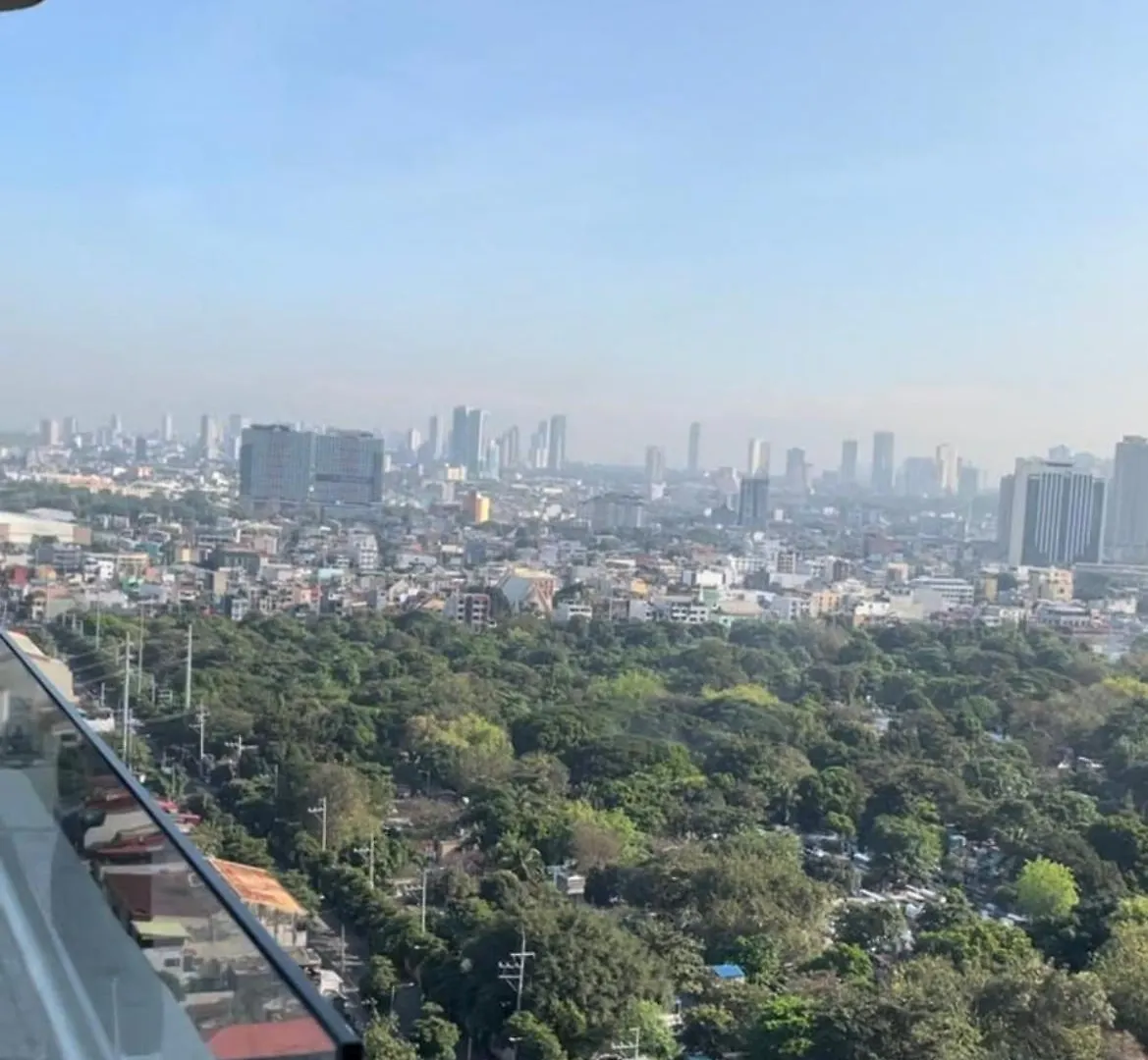 2 Double Beds With Balcony Apartment Manila