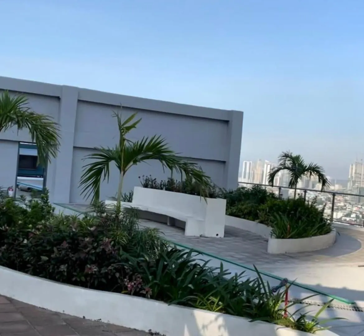 2 Double Beds With Balcony Apartment Manila