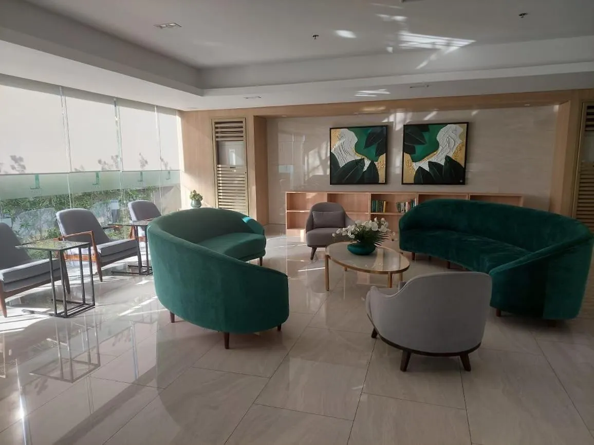 2 Double Beds With Balcony Apartment Manila