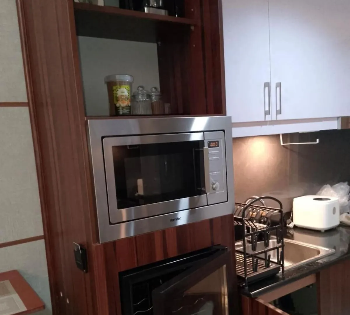 2 Double Beds With Balcony Apartment Manila Philippines