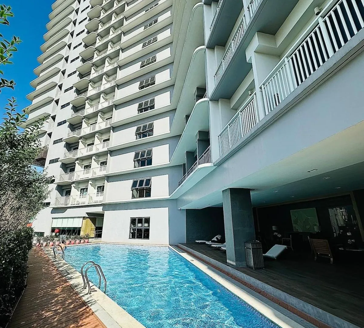 2 Double Beds With Balcony Apartment Manila