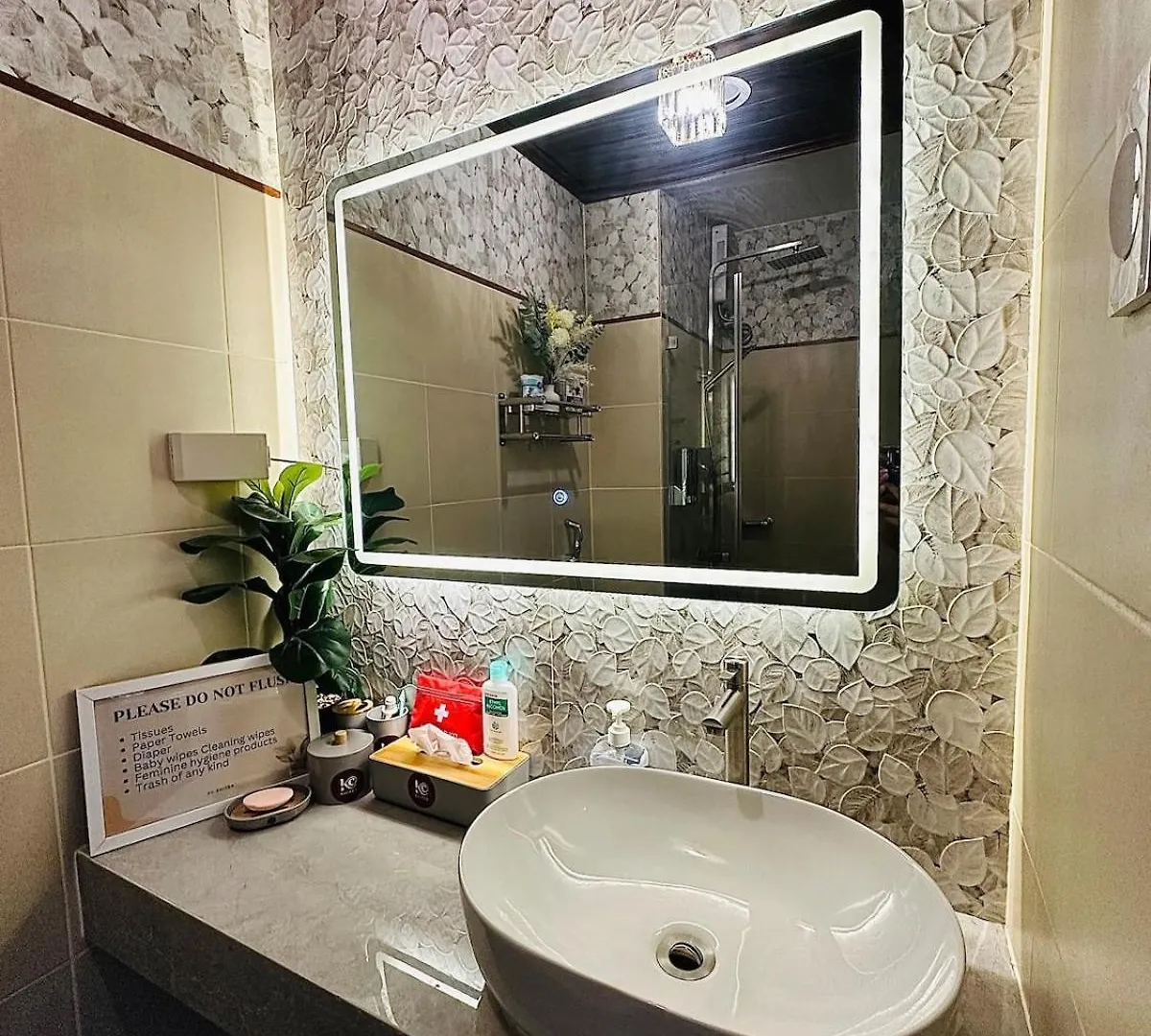 2 Double Beds With Balcony Apartment Manila
