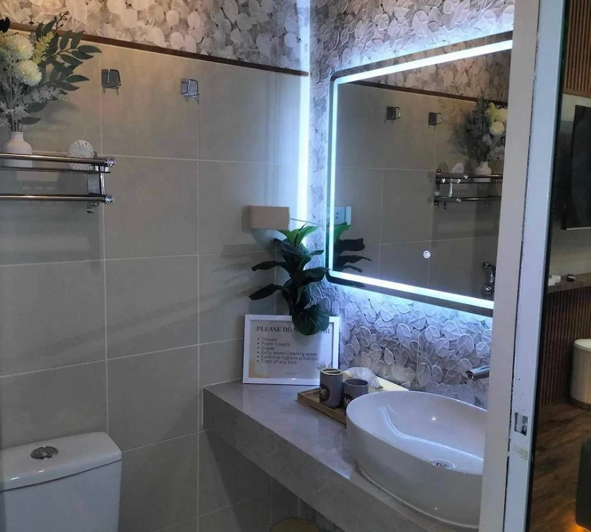 2 Double Beds With Balcony Apartamento Manila